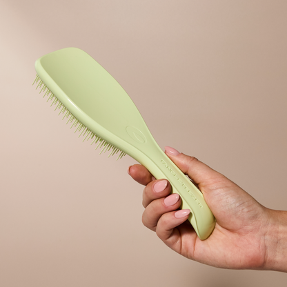The Ultimate Detangler Plant Brush Y9